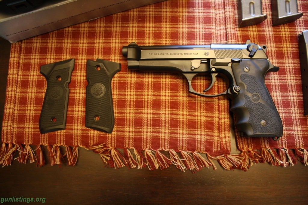 Pistols Beretta 92FS