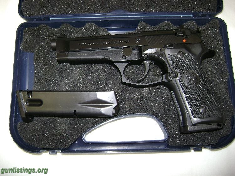 Pistols Beretta 92FS