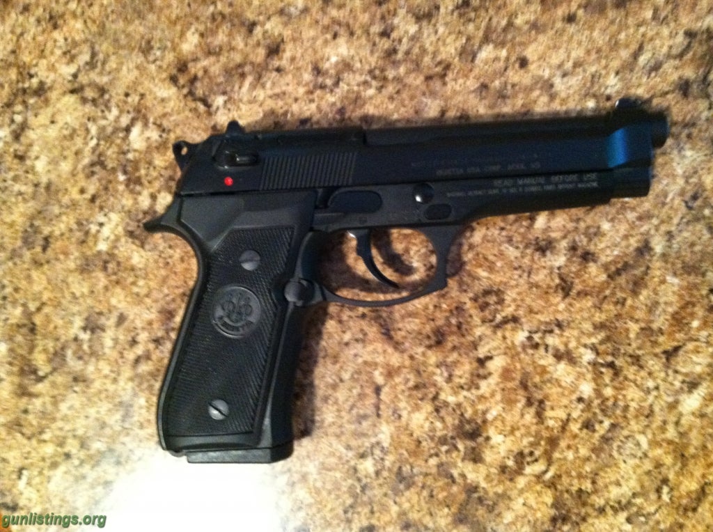 Pistols Beretta 92FS - Italian