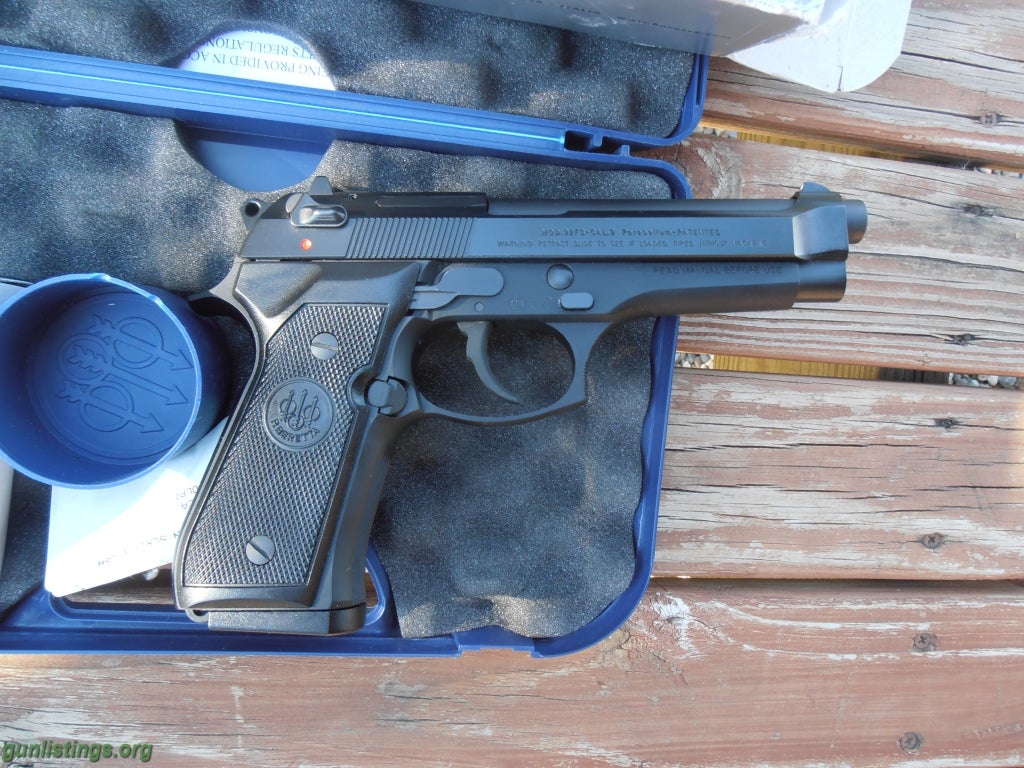 Pistols Beretta 92FS Italian NIB