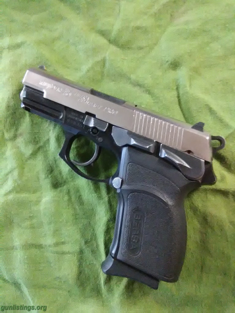 Pistols Bersa Compact. .45