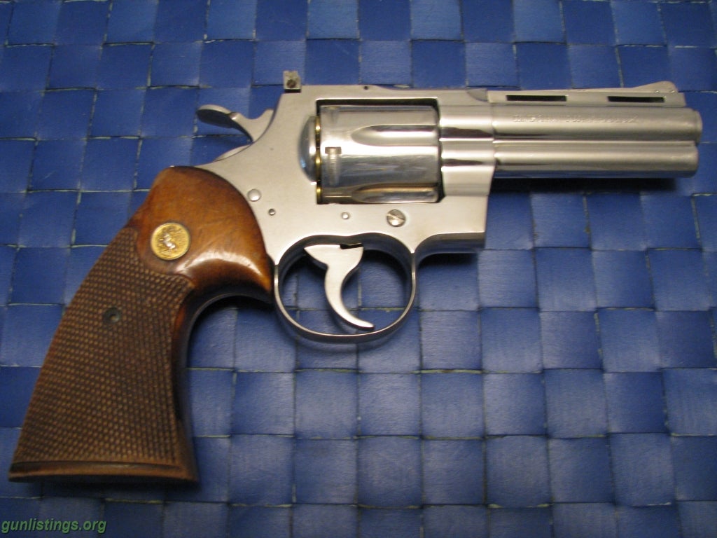 Pistols Colt 357 Python