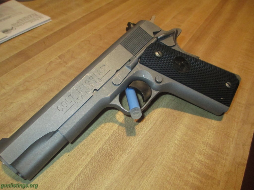 Pistols COLT Model 1911 .45 ACP  (1991-A1 ) Series 80 Stainless