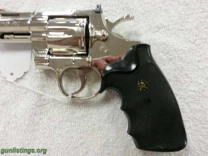 Pistols Colt Python 3