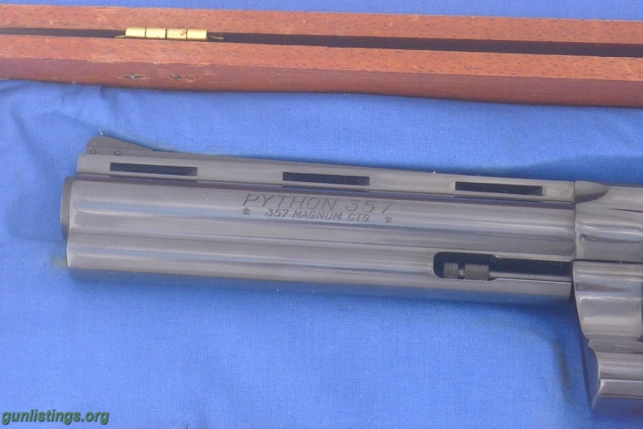 Pistols Colt Python, 6-inch Royal Blue, .357
