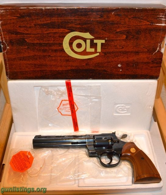 Pistols COLT PYTHON MINT W/ BOX BLUED RARE