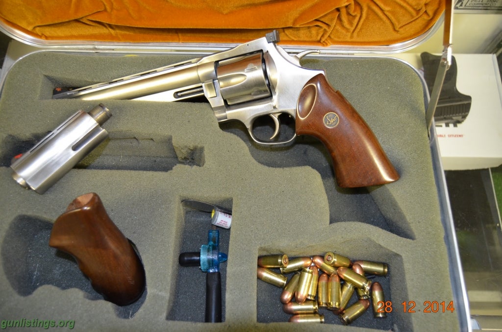 Pistols DAN WESSON  44