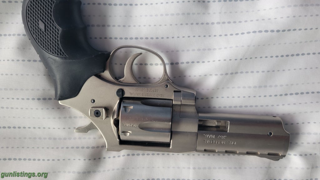 Pistols EAA 357 REVOLVER