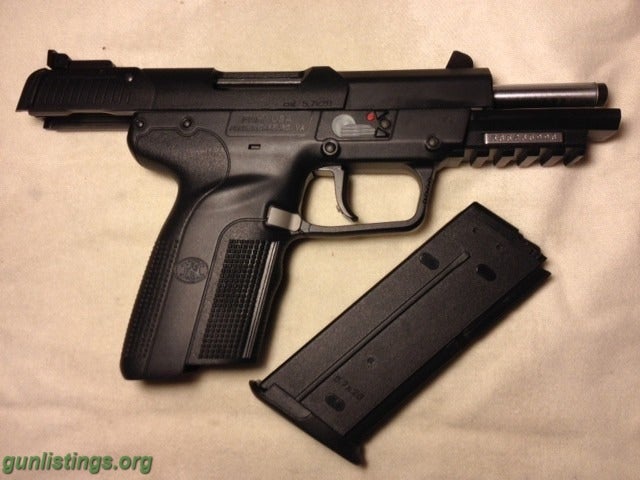 Gunlistings.org - Pistols FN Five SeveN 5.7 X 28 Ammo Holster New