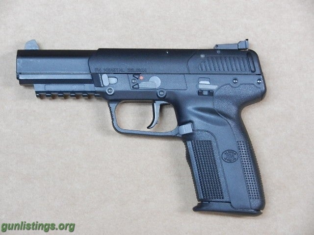 Pistols FN HERSTAL FIVE SEVEN 5.7x28 3-20RD MAGS