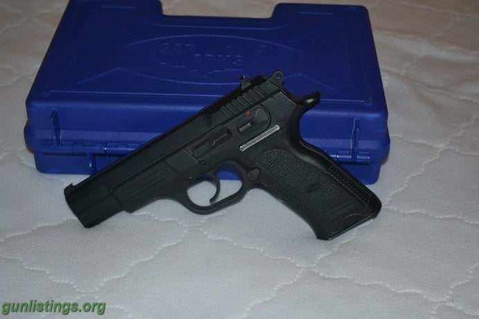 Pistols Fs: Sar B6p