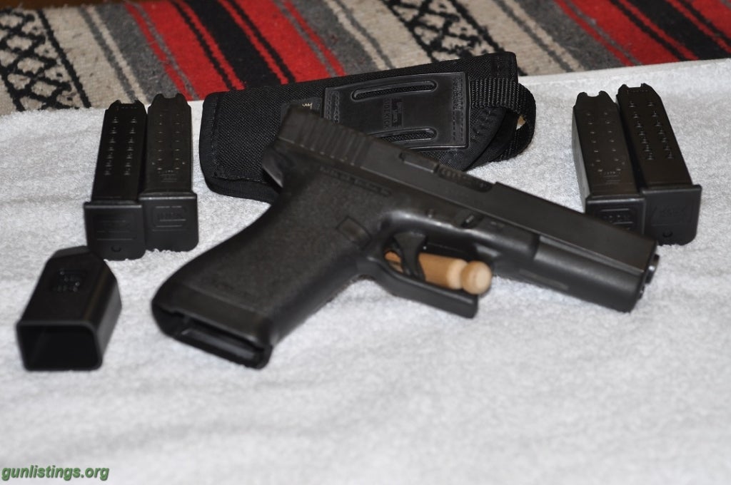 Pistols Glock 17 Gen 1