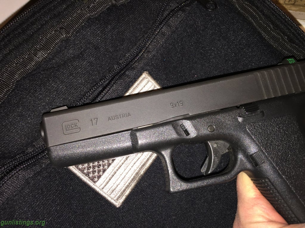 Pistols GLOCK 17 GEN 2 With High-Cap Mags