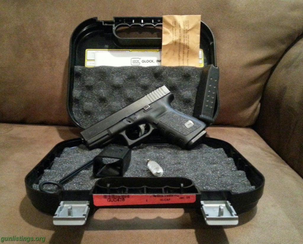 Pistols Glock 19 9mm, 2 Mags, Ammo, Factory Case