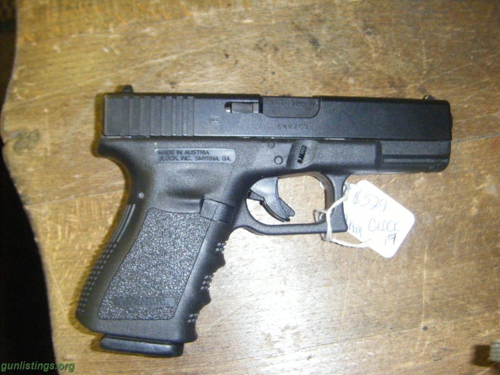 Pistols Glock 19 9mm