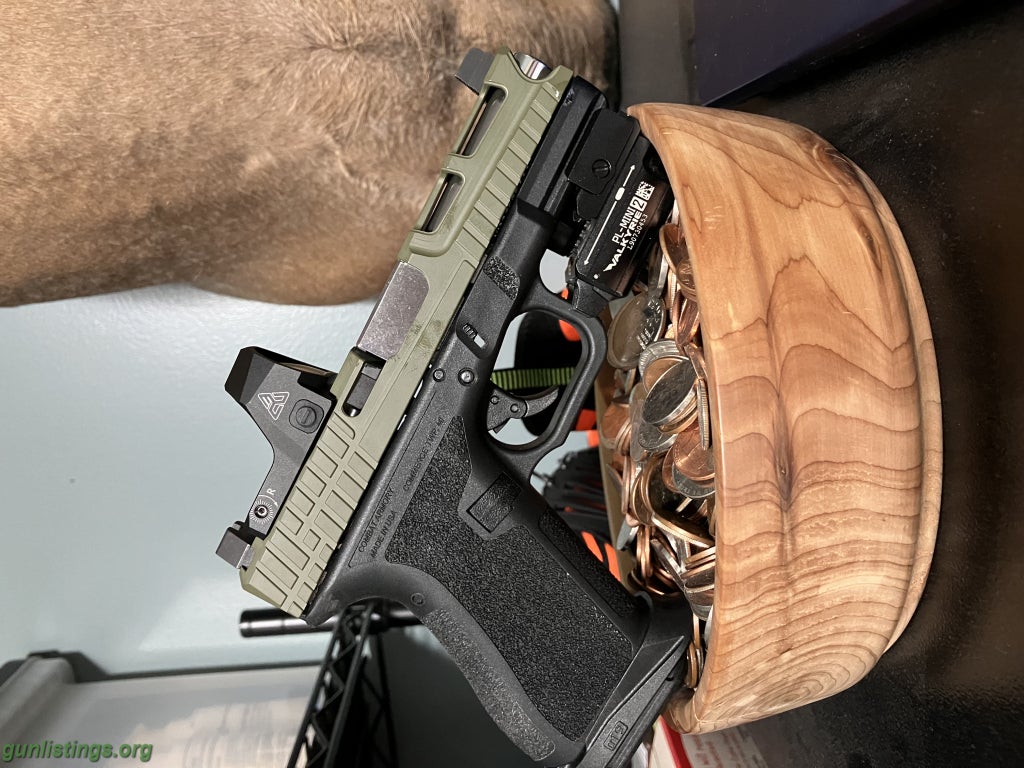 Pistols Glock 19 Clone