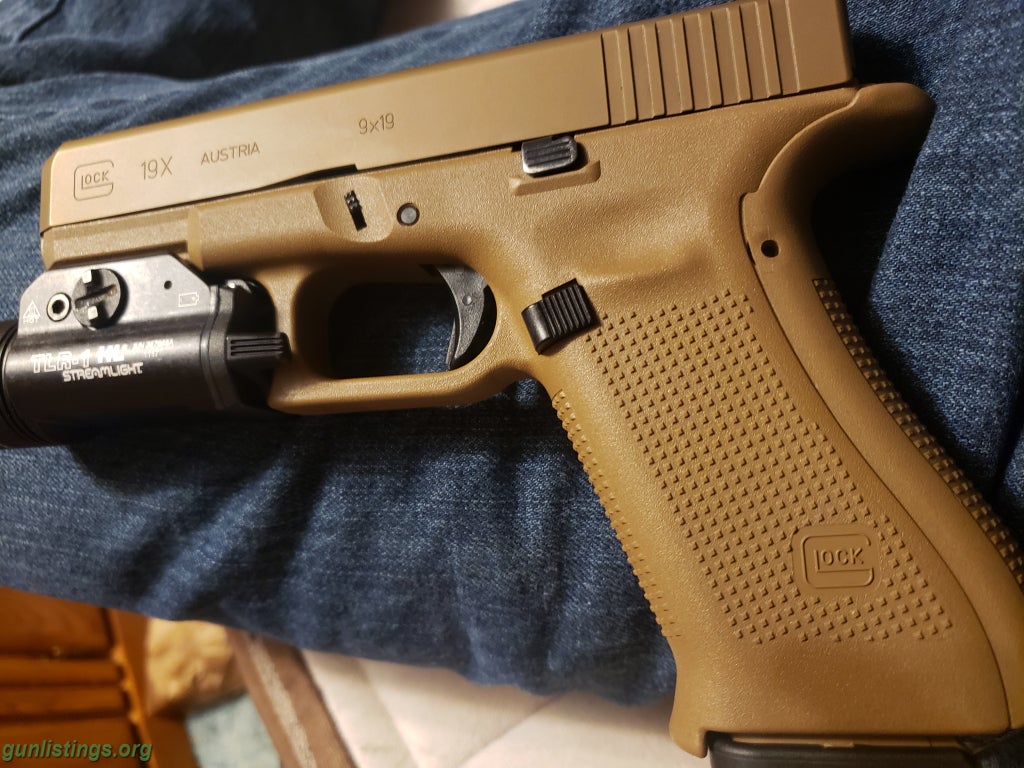 Pistols Glock 19x