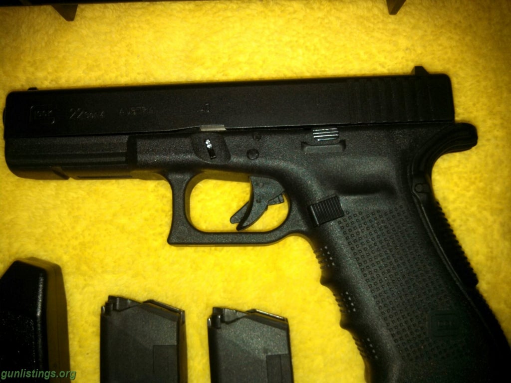 Pistols Glock 22 Gen4 40cal(with Extras)