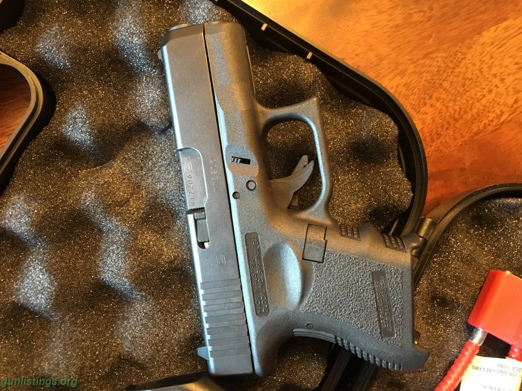 Pistols Glock 27 40 Cal