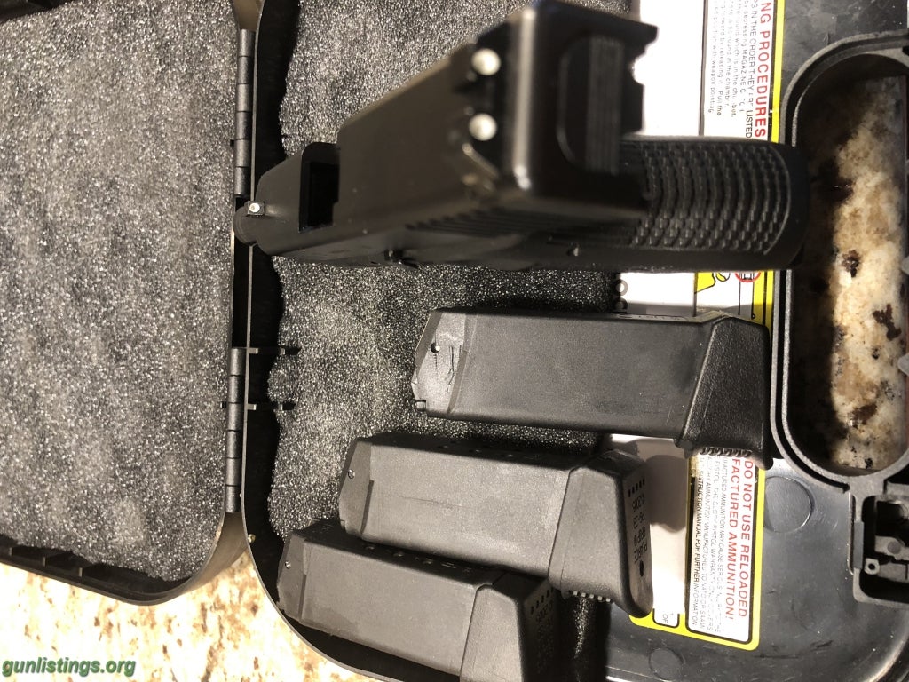 Pistols Glock 27 Gen 3 W/ 4 Mags