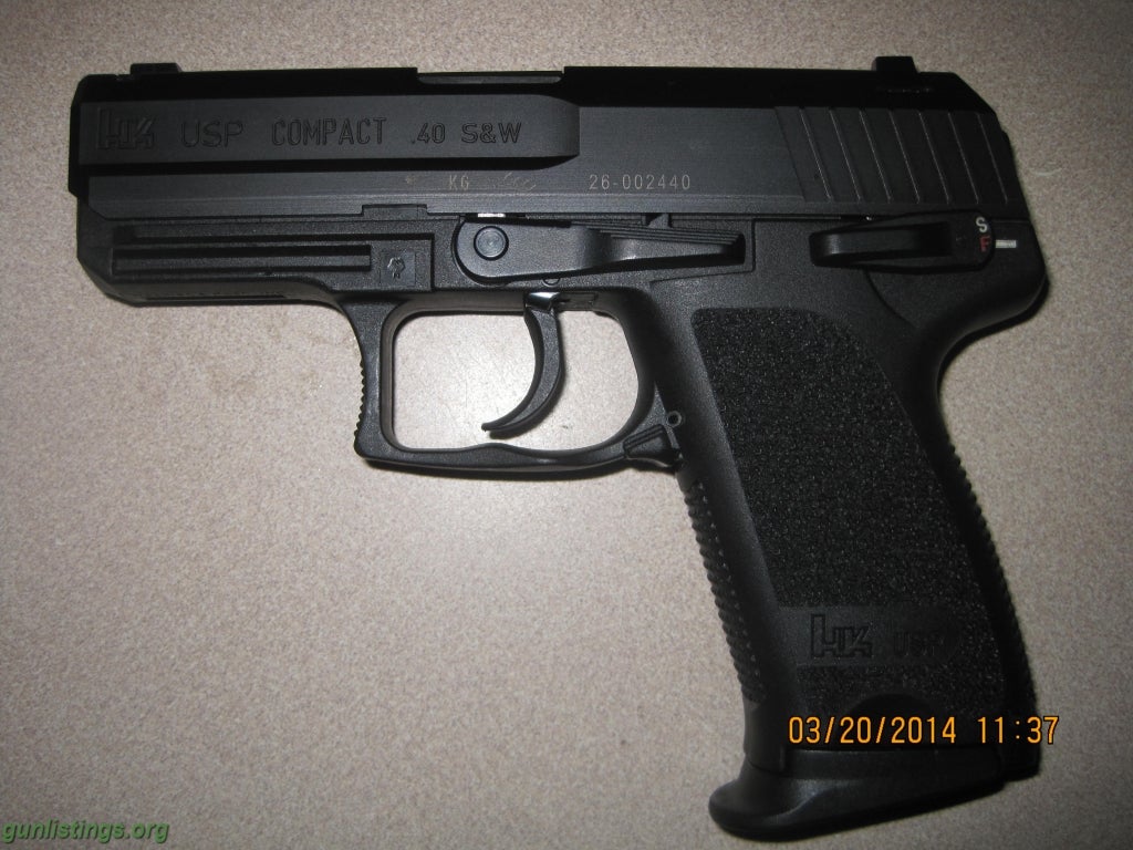 Pistols HK USP 40c Like New W\ 4 Mags