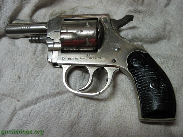 Pistols H&R 733 Revolver, 32 S&W Long