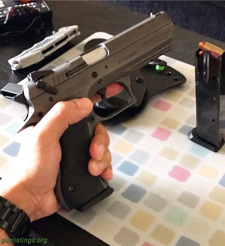 Pistols Jericho 941 / Baby Desert Eagle .40 S&W