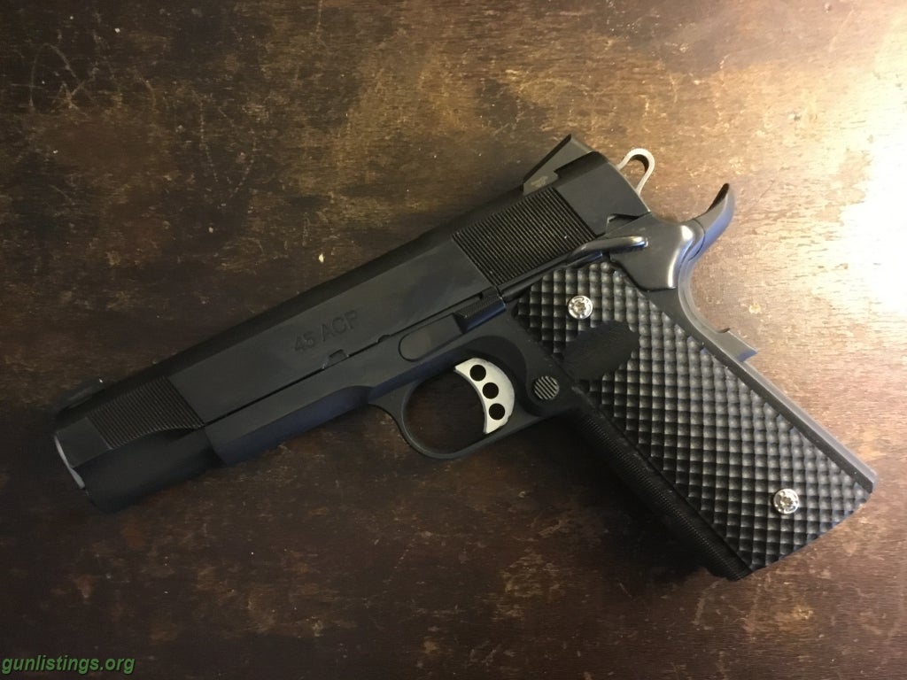 Pistols Les Baer Custom Carry