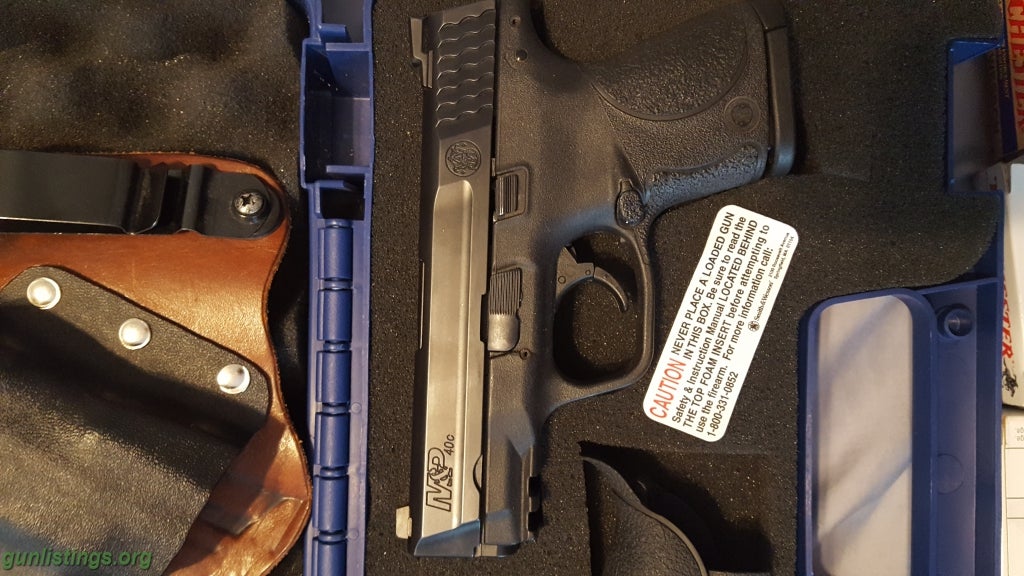 Pistols M&P 40 Compact, Ammo & Accessories