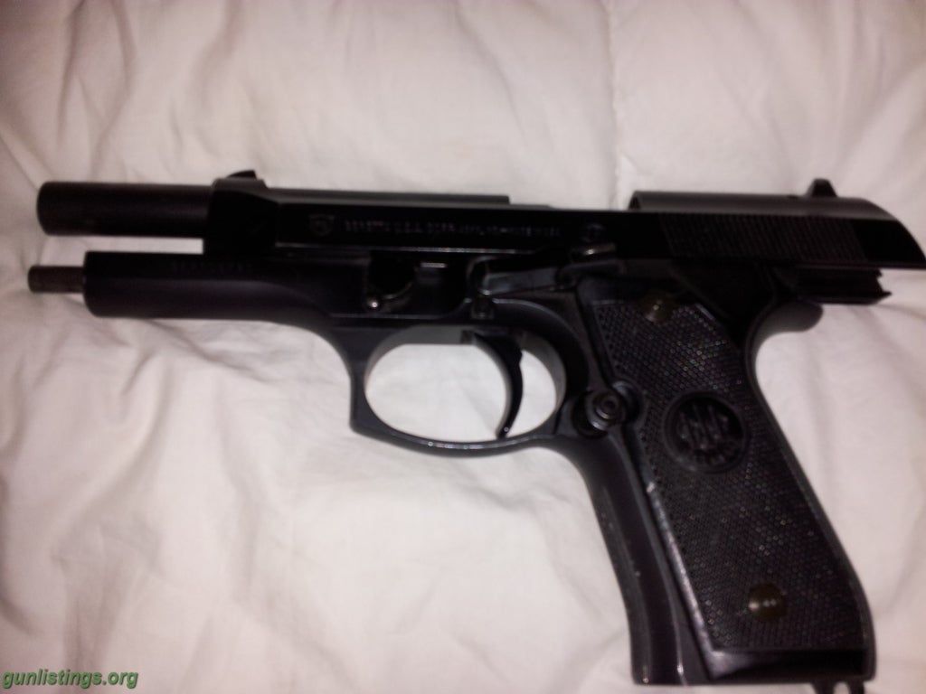 Pistols PA State Police Issue Beretta 96