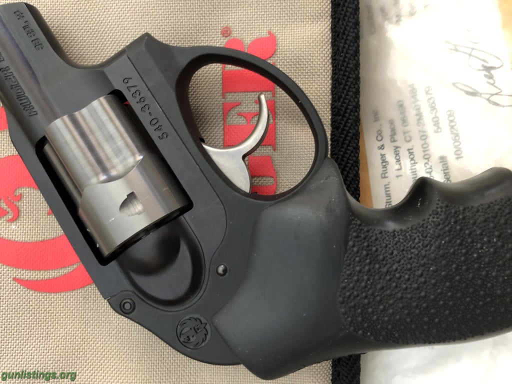 Pistols Ruger LCR 38 +p Revoler