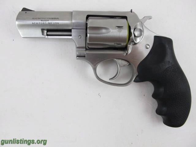 Pistols Ruger SP101 .327 Federal Magnum.