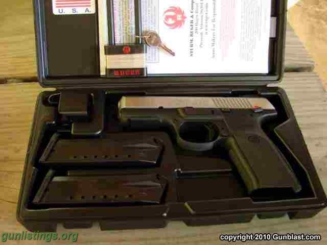 Pistols RUGER SR40 HANDGUN / PISTOL