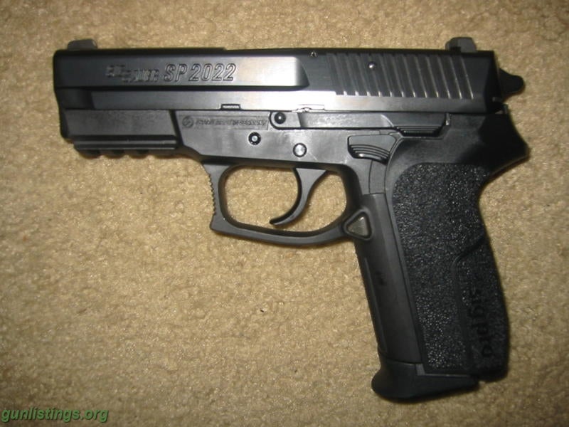 Pistols SIG 2022 9mm