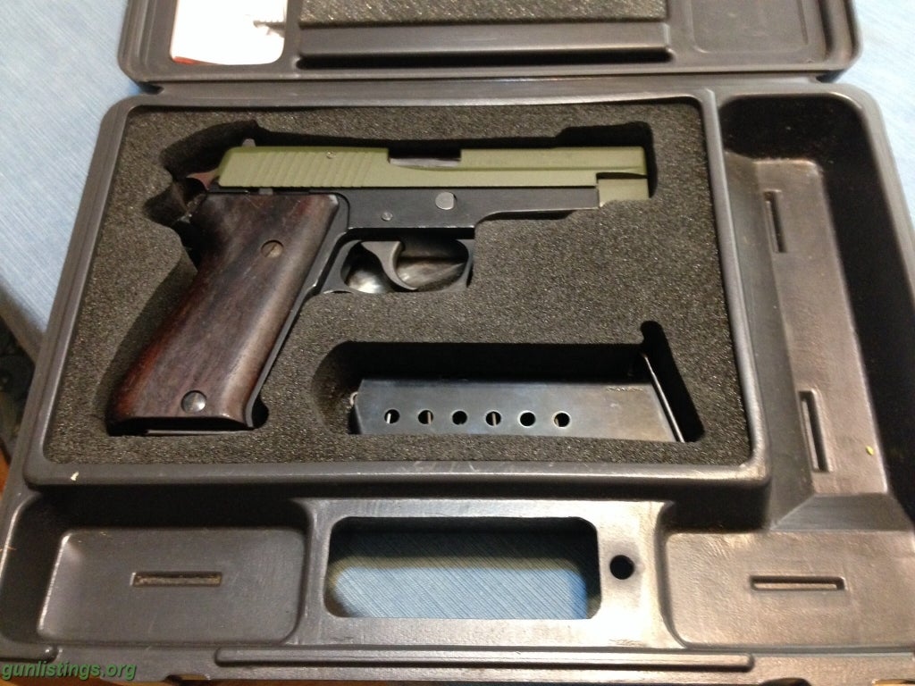 Pistols Sig 220