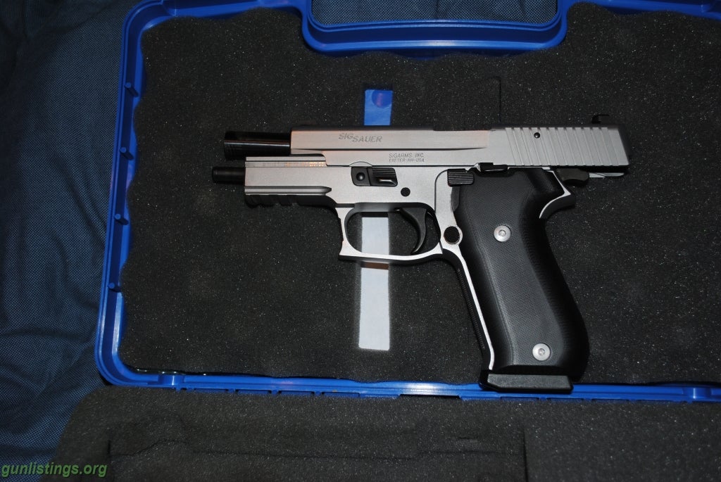 Pistols Sig 220 St