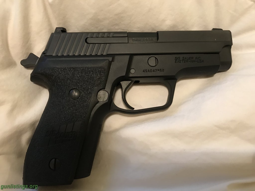 Pistols SIG M11-A1 9MM (3 - 15 Round Mags)