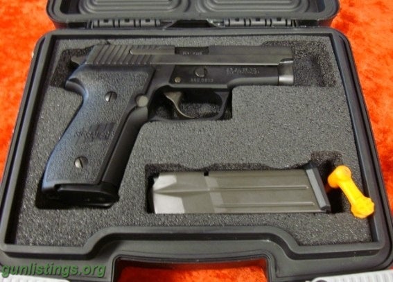 Pistols SIG M11-A1 9mm NIGHT SIGHTS