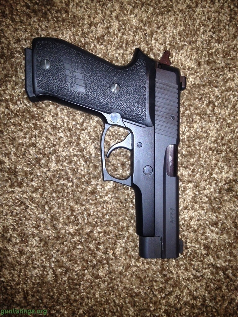 Pistols Sig P220