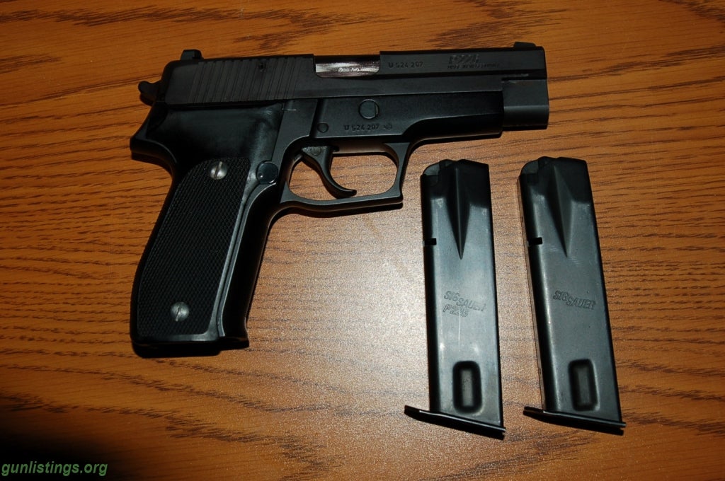 Pistols Sig P226 9MM  (Early Model)