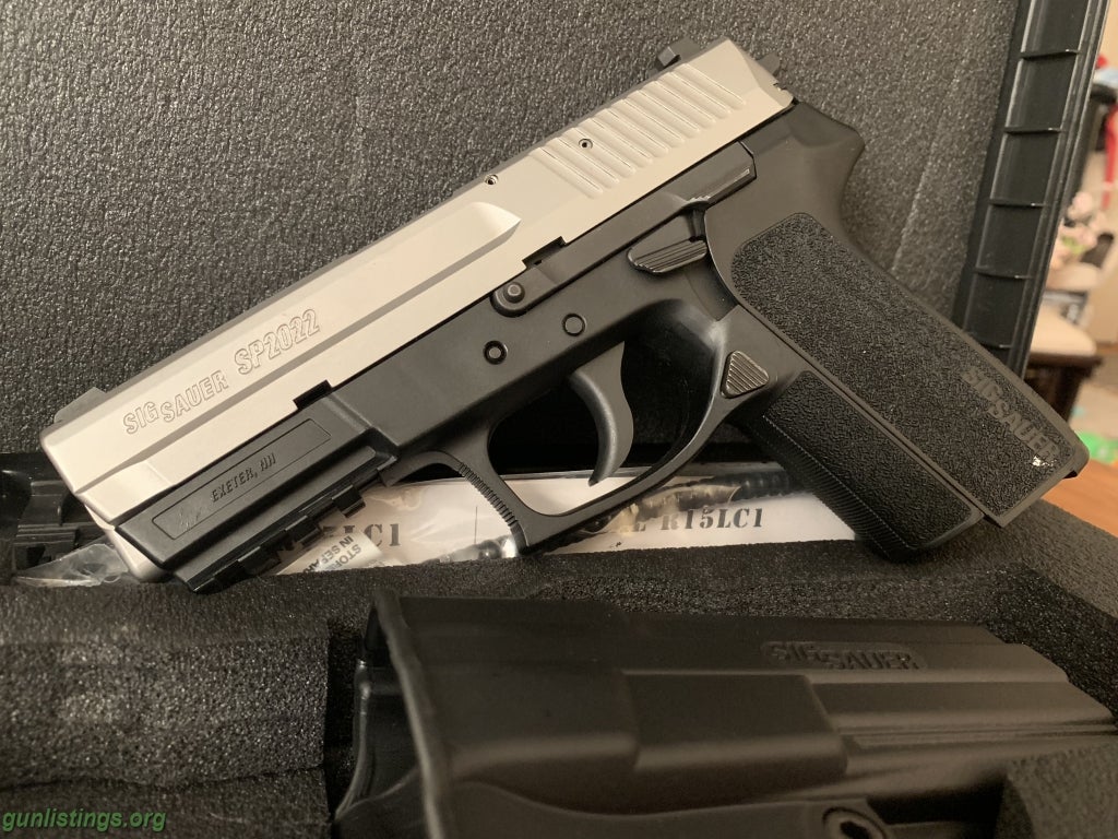 Pistols Sig Sauer P2022