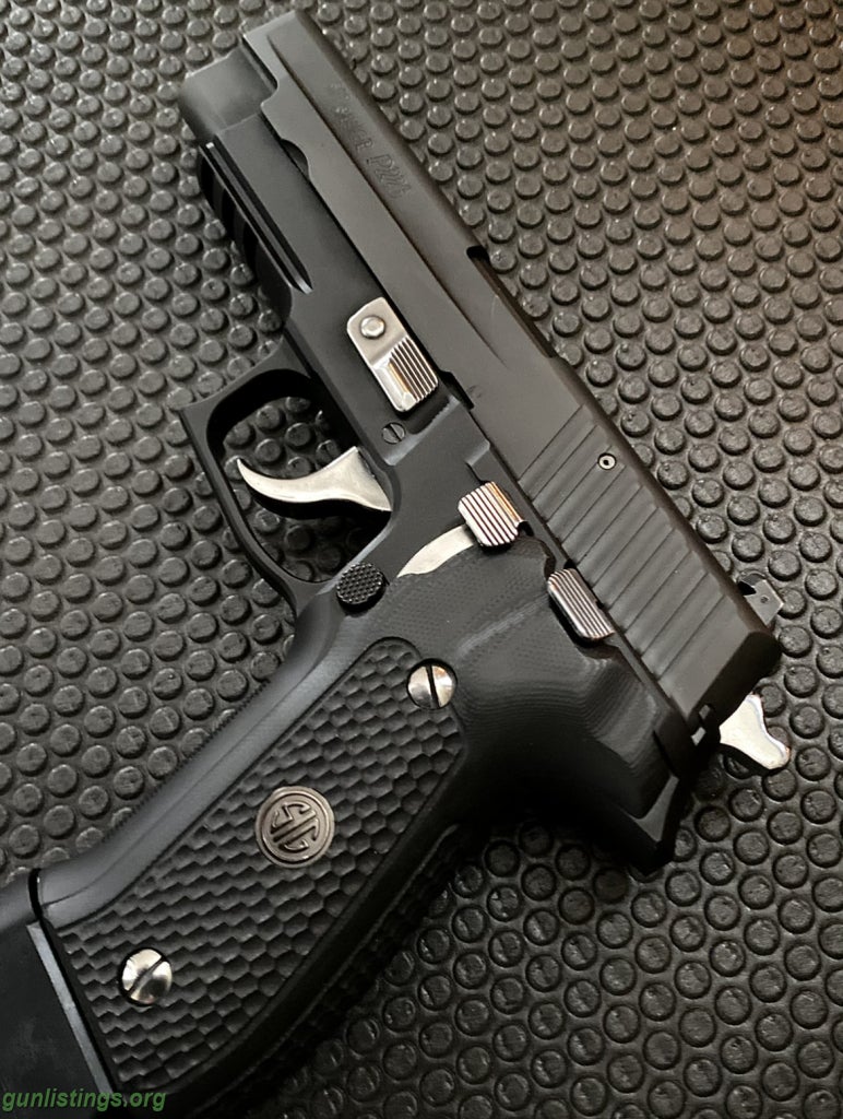 Pistols Sig Sauer P226