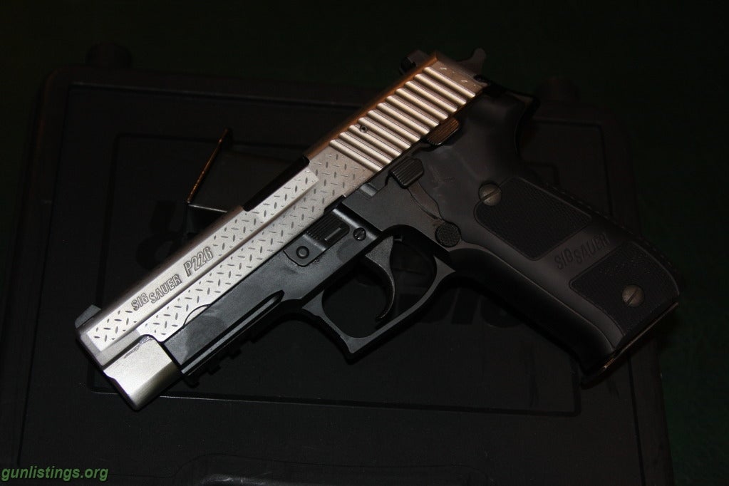 Pistols Sig Sauer P226R Diamond Plate Edition