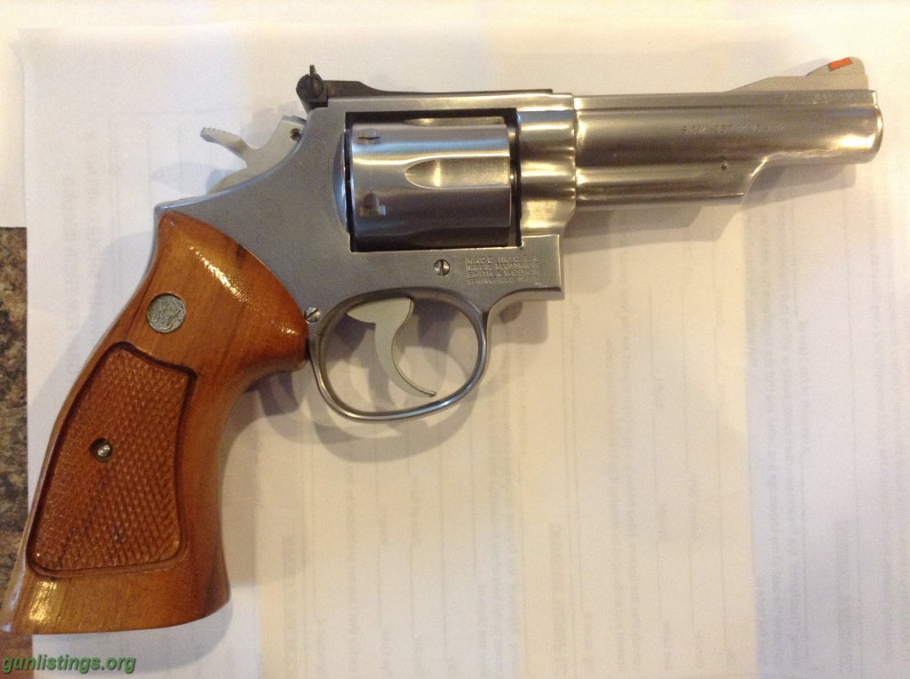 Pistols Smith & Wesson .357 Magnum , Model 66-2