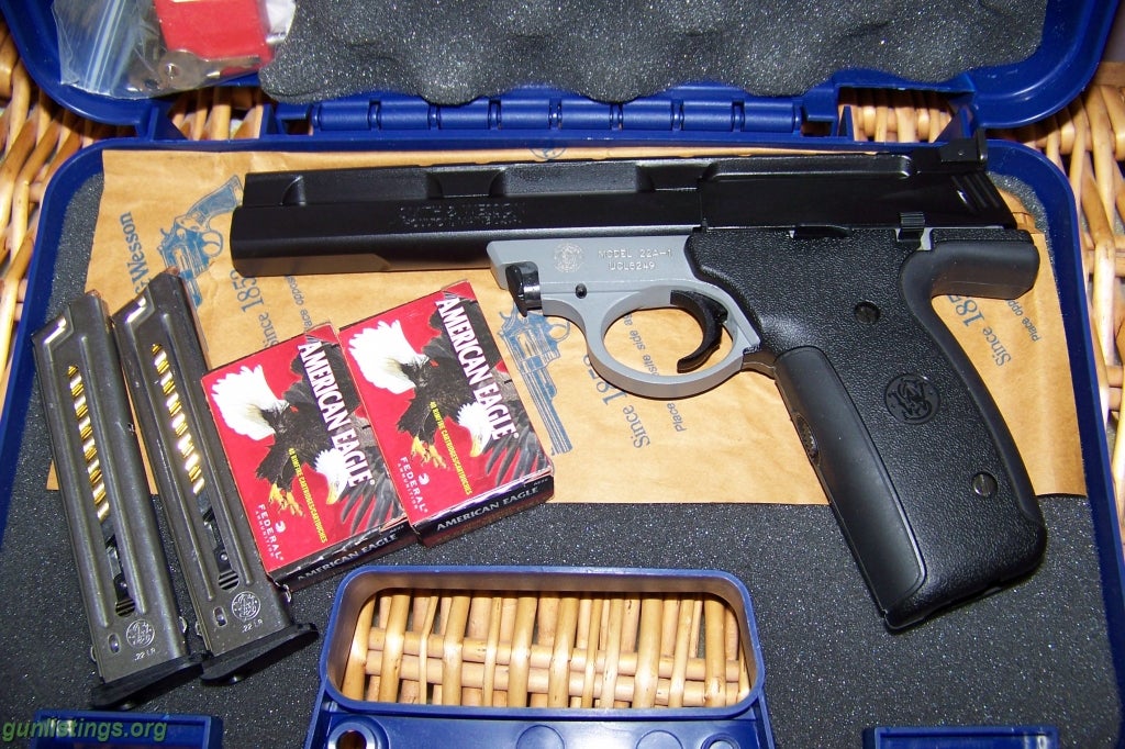 Pistols Smith & Wesson 22A