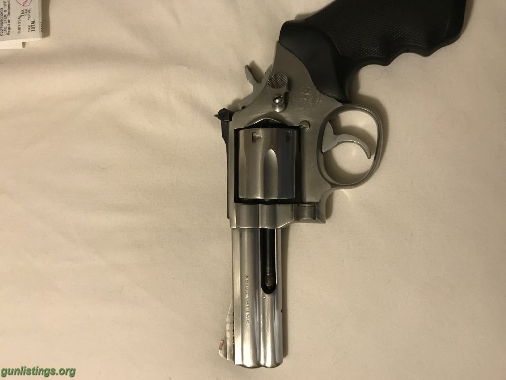 Pistols Smith & Wesson 357