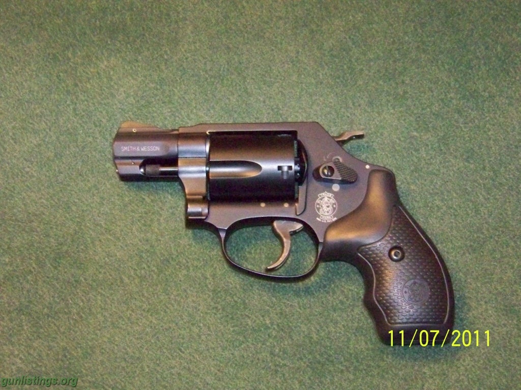 Pistols SMITH & WESSON 38