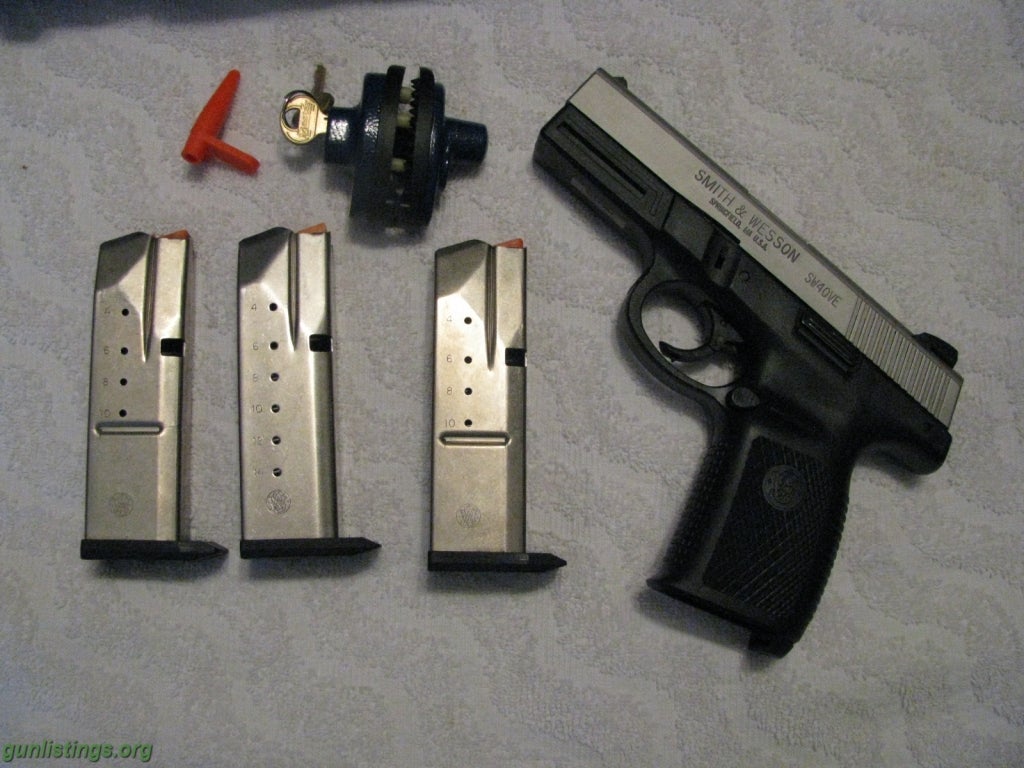 Pistols SMITH & WESSON 40 CAL