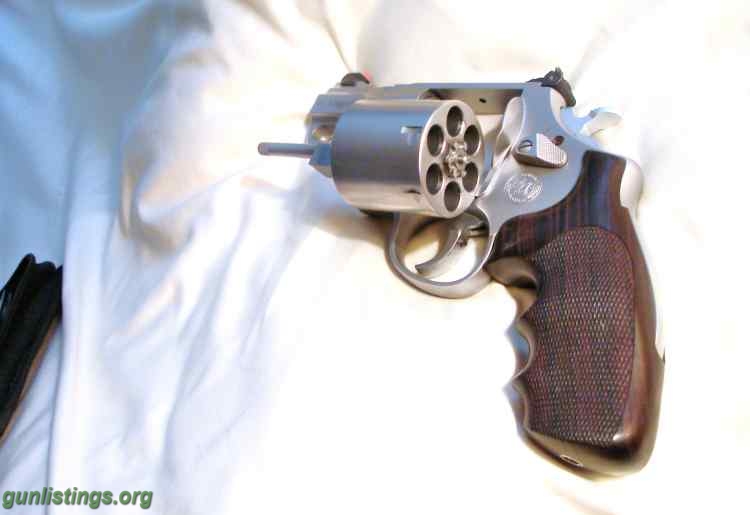 Pistols Smith & Wesson 41 Magnum