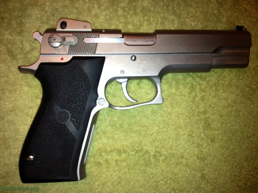 Pistols Smith & Wesson 4506